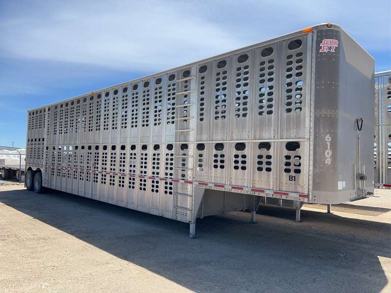 2012 Wilson 50’ Aluminum Livestock Trailer