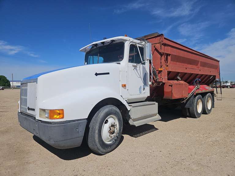 1991 International 9400 Self-Unloading Bed Truck