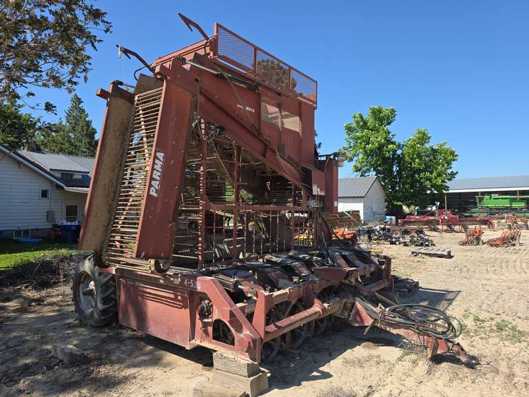 1997 Parma M910 6-Row Beet Digger