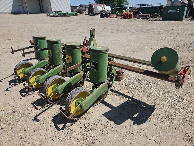 John Deere 71 4-Row Flex Planter Plus (4) Planter Units on Pallet