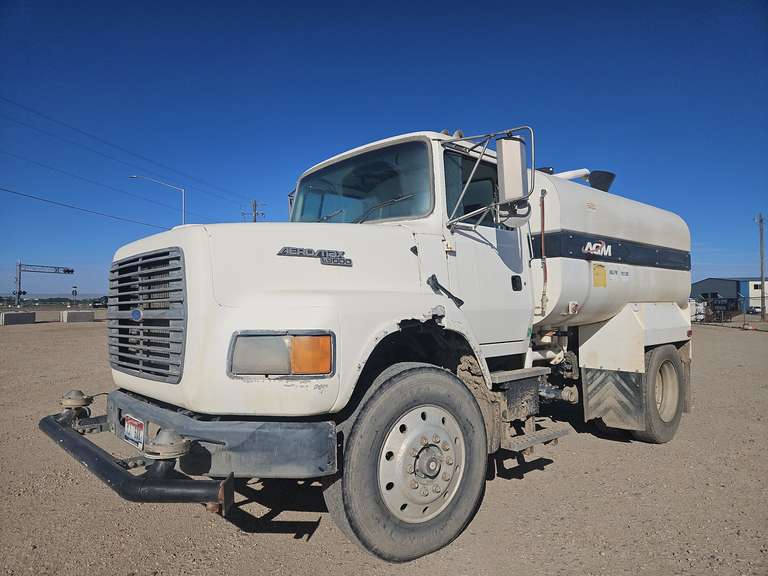 1995 Ford L9000 Water Truck