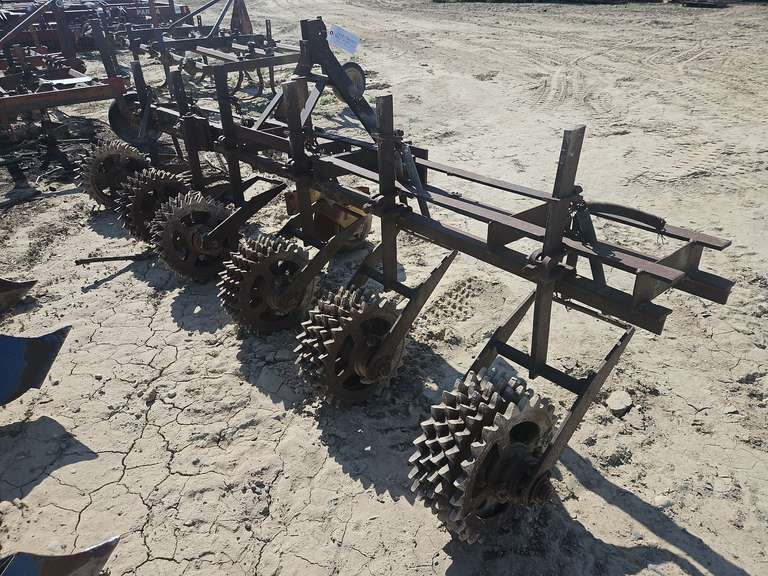 6 Unit Crust Buster