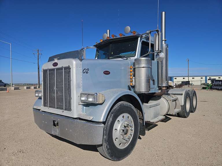 2006 Peterbilt 378 Daycab Truck