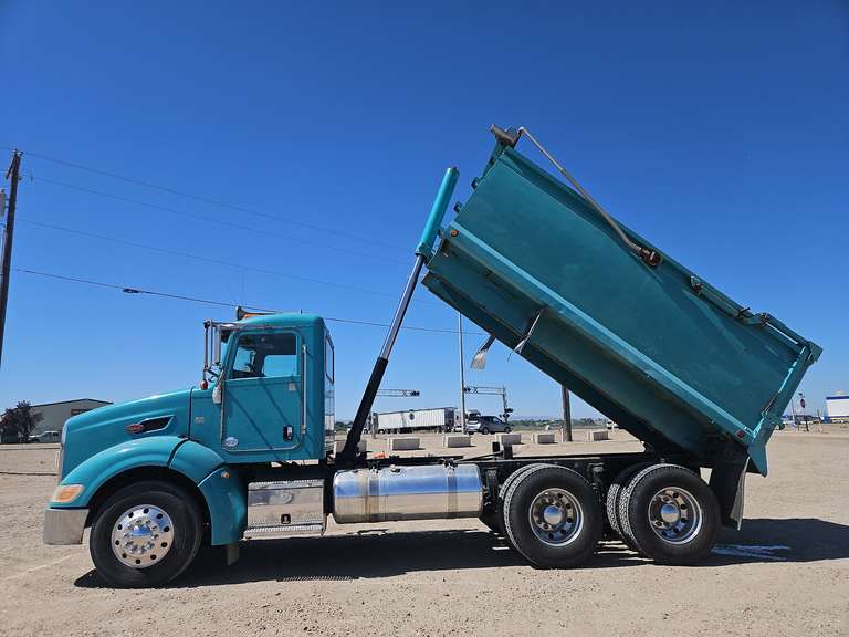 2014 Peterbilt 384 Dump Truck
