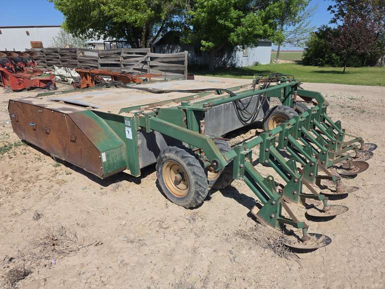 Art's Way 786A 6-Row Beet Topper/Defoliator