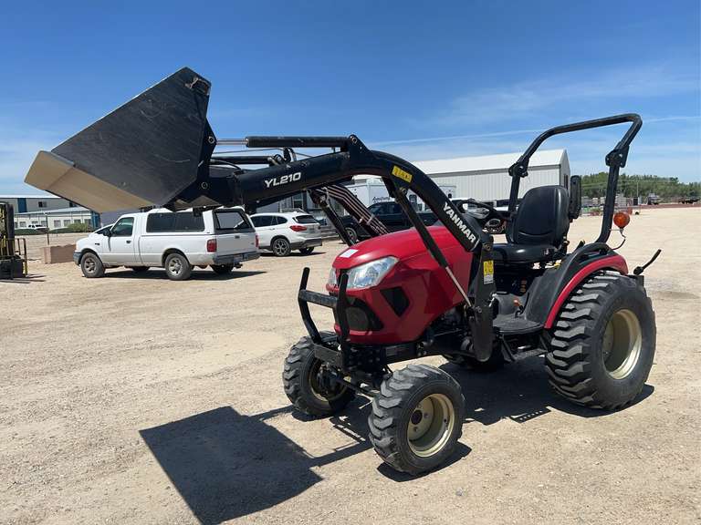 2019 Yanmar SA24 24HP MFWD Tractor W/ Loader Attachment (336 Hours)