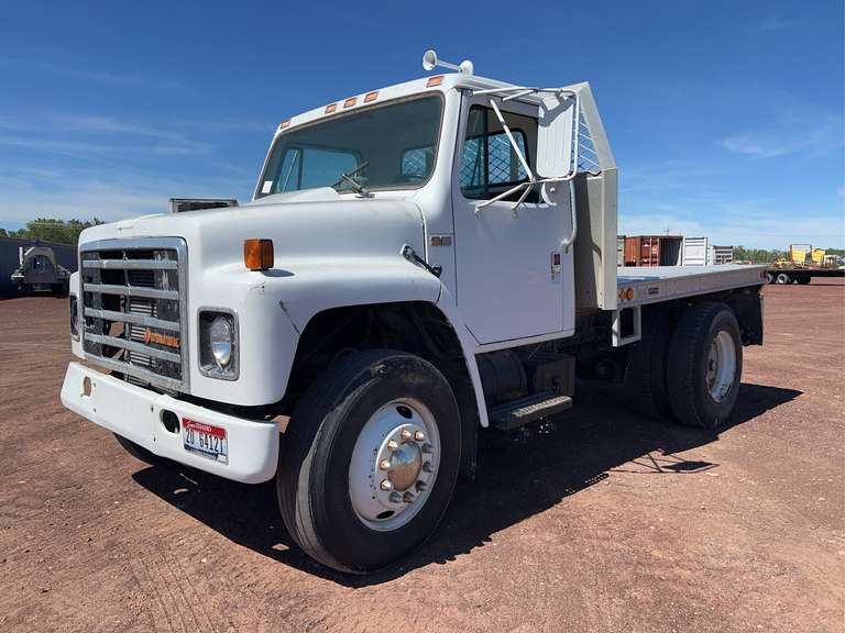 1989 International S1900 Flatbed Truck