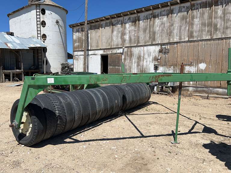 18' Rubber Tire Roller