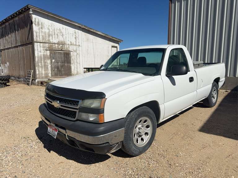 2006 Chevrolet Silverado 4x2 Pickup