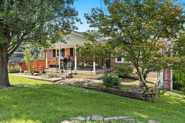 215 Shevel Drive, Goodlettsville, TN 37072
