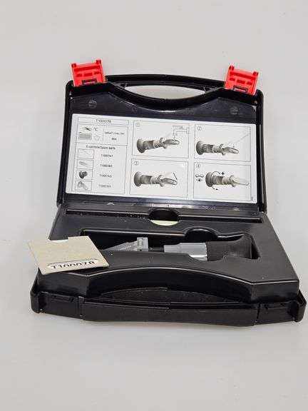 VW T10007B Analog Refractometer Fluid Analyzer w/ Hard Case