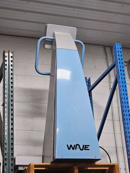 WAVE Commercial Gym Vibration Exercise Machine - UofL Edition