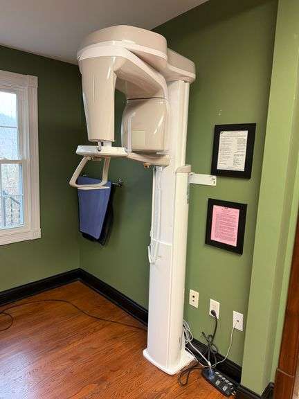 Complete Dental Practice, Chairs, X-Rays, Lathe, Grinder & other Equipment