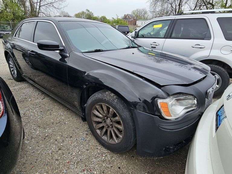 2012 Chrysler 300 Tow# 20878