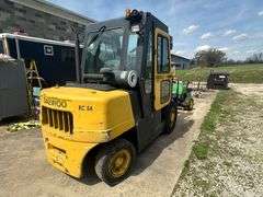 Daewoo Doosan D35S-2 Forklift Diesel 3 Stage Mast & Cab 6700# Capacity