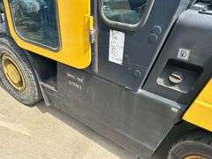 Daewoo Doosan D35S-2 Forklift Diesel 3 Stage Mast & Cab 6700# Capacity