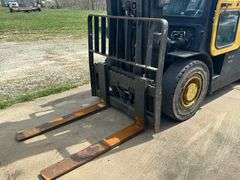 Daewoo Doosan D35S-2 Forklift Diesel 3 Stage Mast & Cab 6700# Capacity