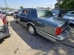 1996 Lincoln Town Car Tow# 20689