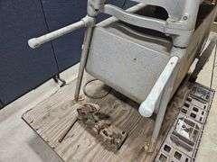 Ridgid 535 Pipe Threader on Storage Cart