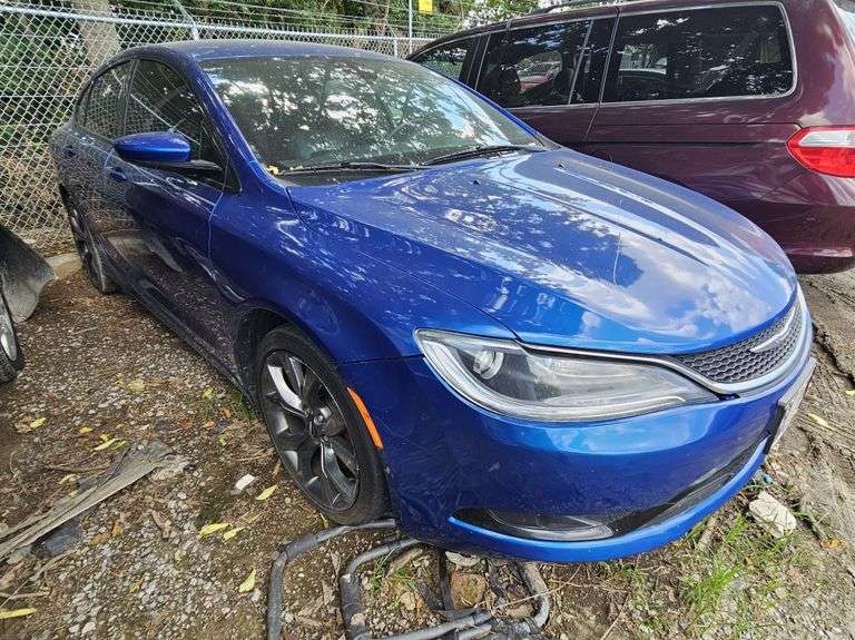 2015 Chrysler 200 Tow# 22593