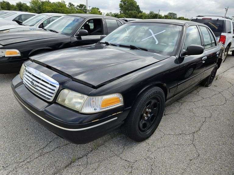 2005 FORD CROWN VIC  Unit# 1817