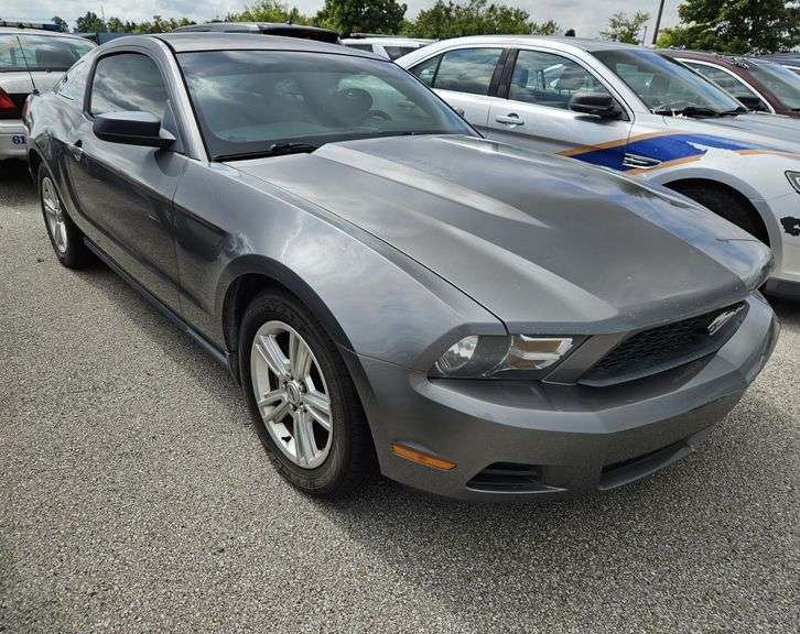 2010 FORD MUSTANG  Unit# 3684