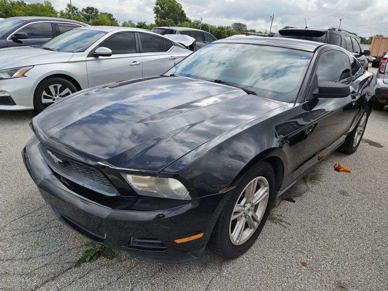 2010 FORD MUSTANG  Unit# 3676