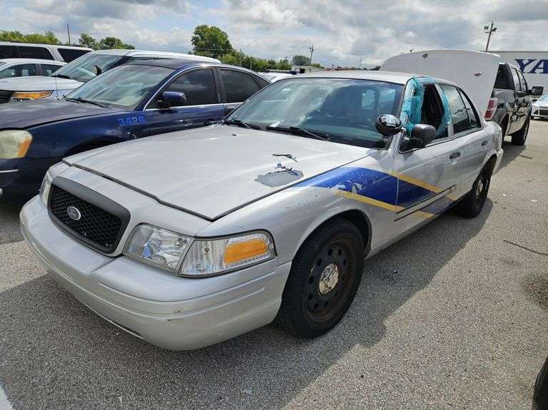 2010 FORD CROWN VIC  Unit# 4999