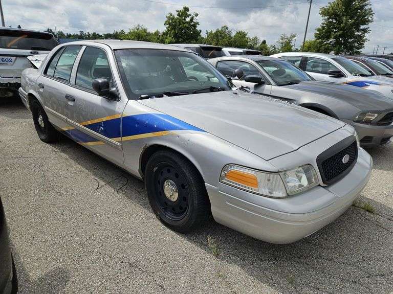 2011 FORD CROWN VIC  Unit# 6185