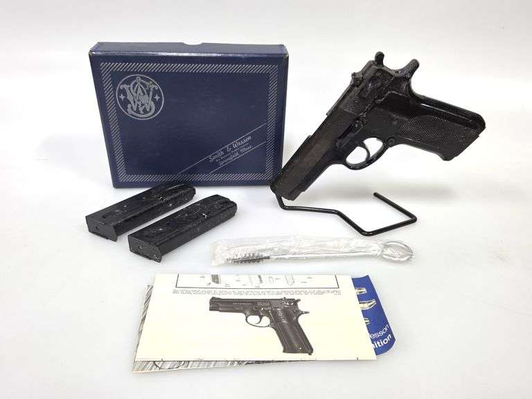 Firearms, Ammo, Knives & Gunstore Accessories Auction