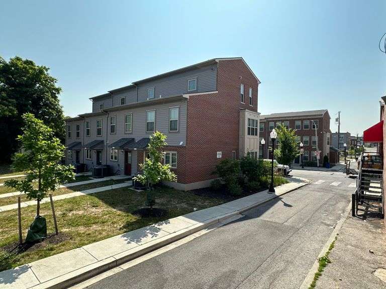 1806 Brunt St. Baltimore, MD 21217
