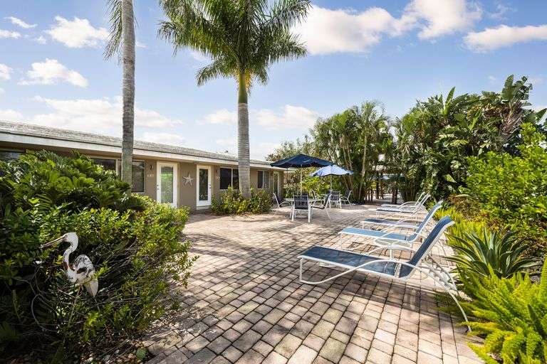 2640 & 2648 NE 32nd St. Fort Lauderdale, FL 33306