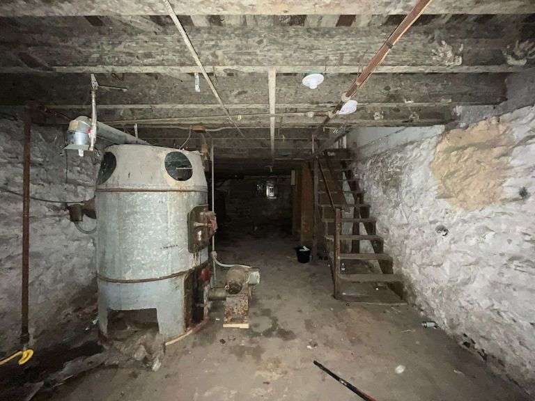 2424 Wilkens Ave. Baltimore, MD 21223