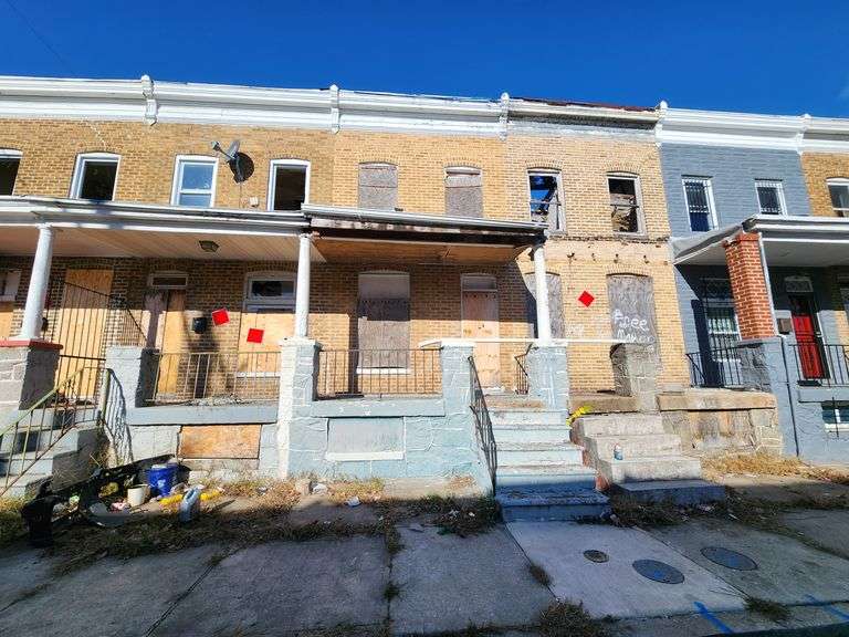 2432 E Hoffman St, Baltimore, MD 21213