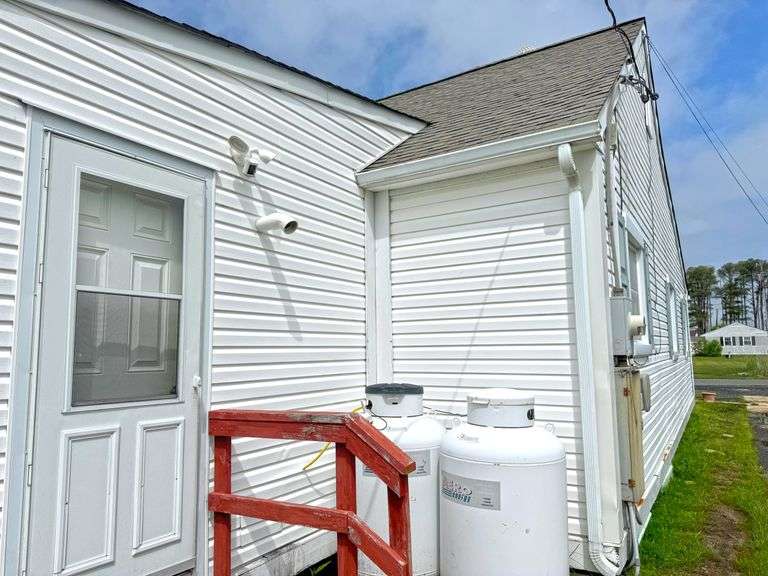 1603 Steamboat Wharf Road. Hoopersville, MD 21634