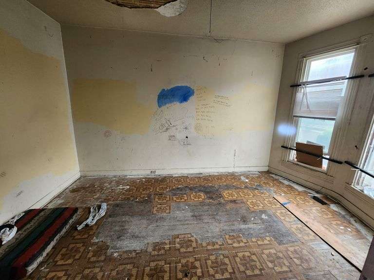 319 S Mount St. Baltimore, MD 21223