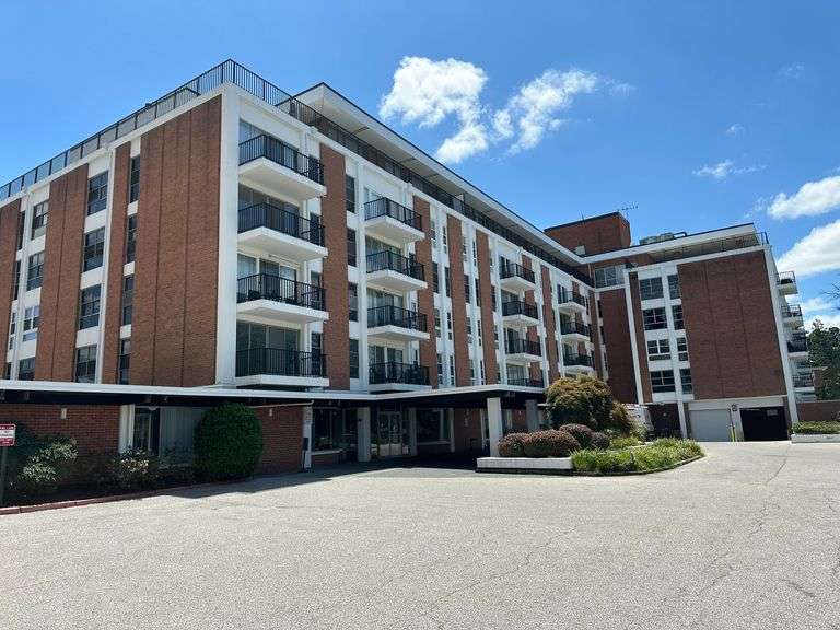 6606 Park Heights Ave. Unit #905 Baltimore, MD 21215