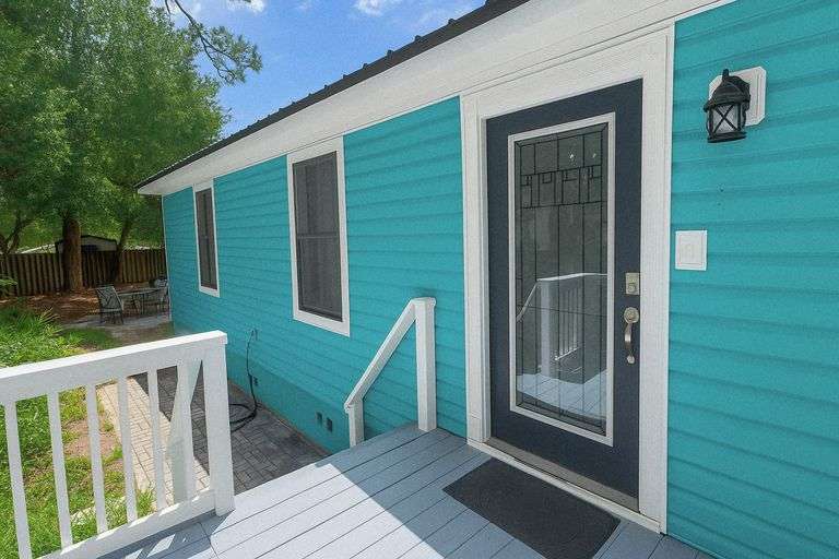 6 Hopkins St. Saint Augustine, FL 32084