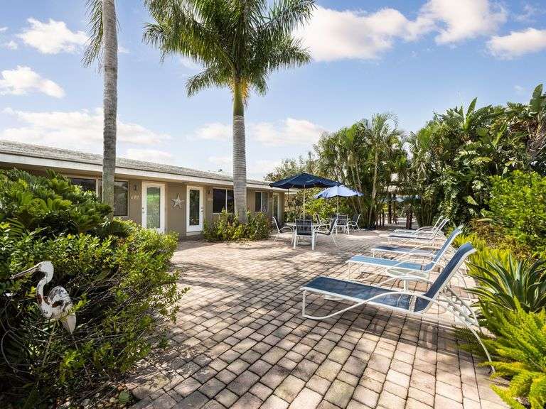 2640 & 2648 NE 32nd St. Fort Lauderdale, FL 33306