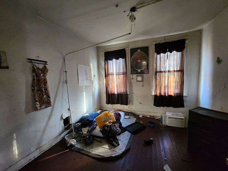 2552 Boyd St, Baltimore, MD 21223