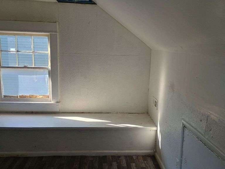 2012 Greenwood Dr. Portsmouth, VA 23702