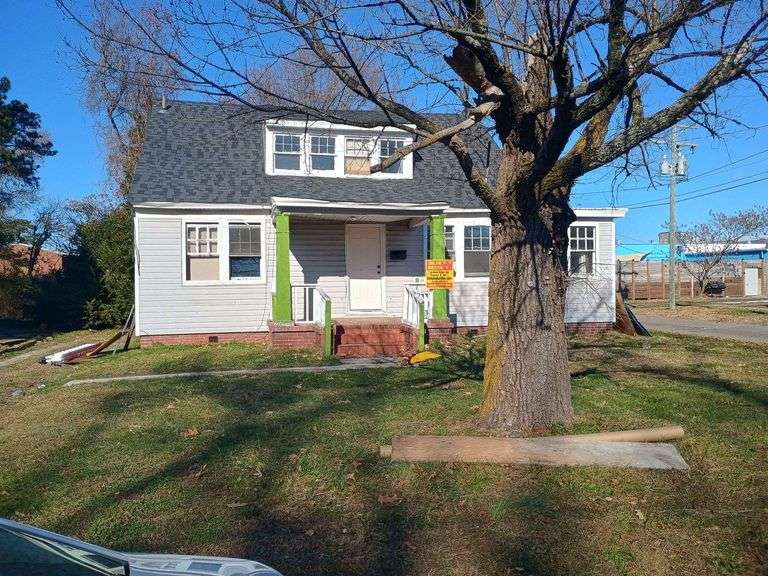 2012 Greenwood Dr. Portsmouth, VA 23702
