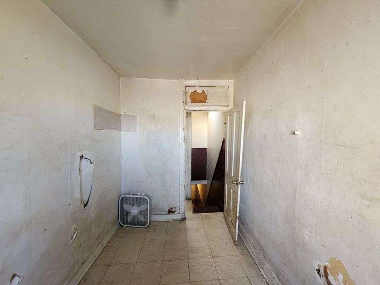 2552 Boyd St, Baltimore, MD 21223