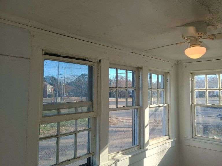 2012 Greenwood Dr. Portsmouth, VA 23702