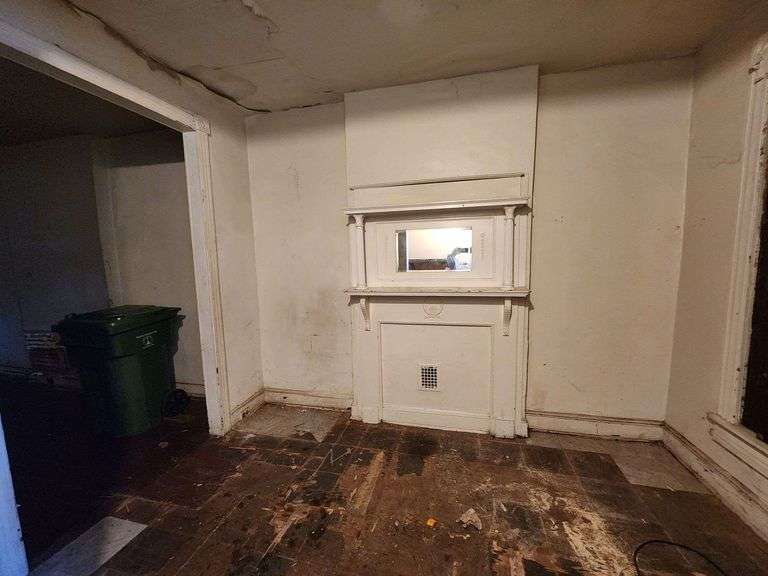 2552 Boyd St, Baltimore, MD 21223