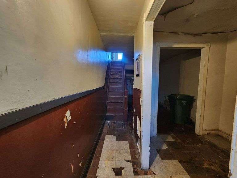 2552 Boyd St, Baltimore, MD 21223