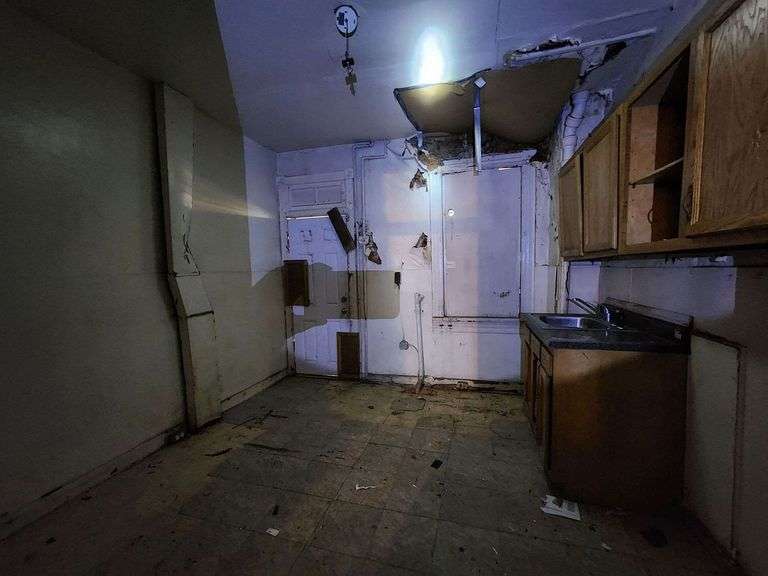 2552 Boyd St, Baltimore, MD 21223