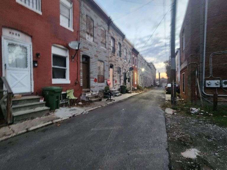 2552 Boyd St, Baltimore, MD 21223