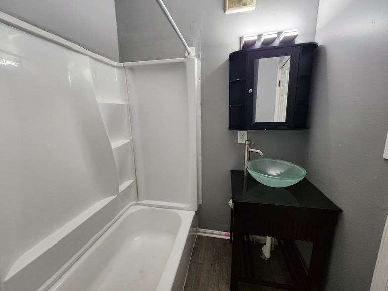 2616 Aisquith St, Baltimore, MD 21218