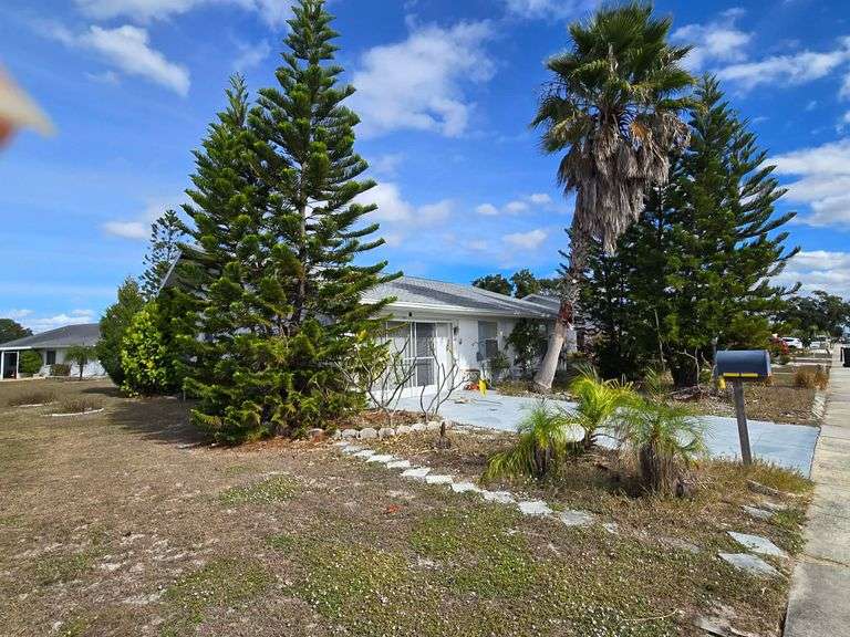 211 Rickenbacker Drive. Sun City Center, FL 33573
